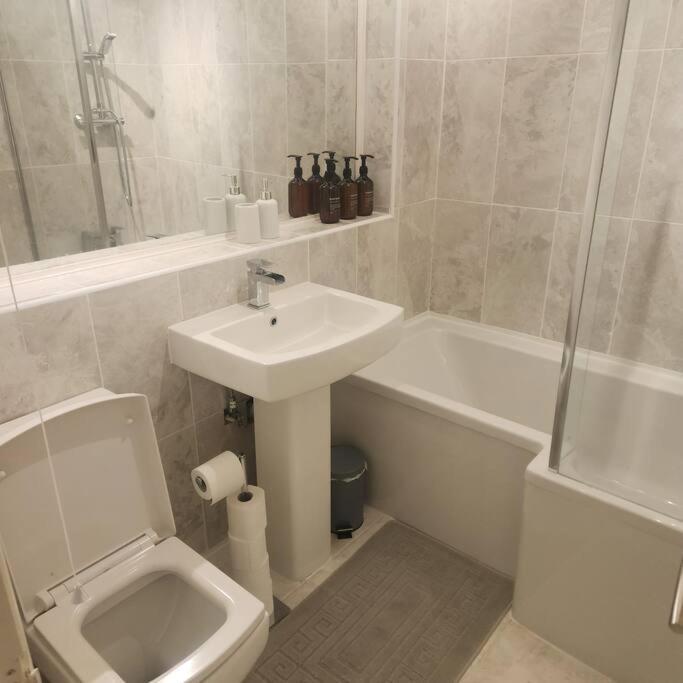 Top Executive Apartment Grays Stifford Esterno foto